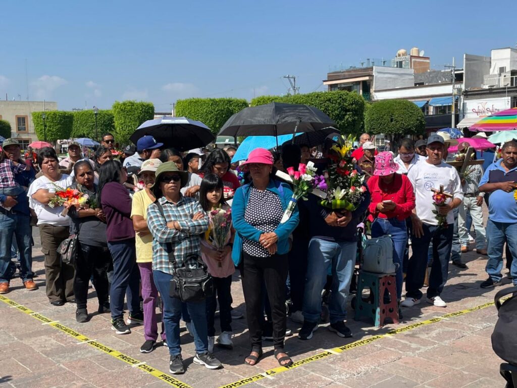 Celebran a la Santa Cruz en San Juan del Río