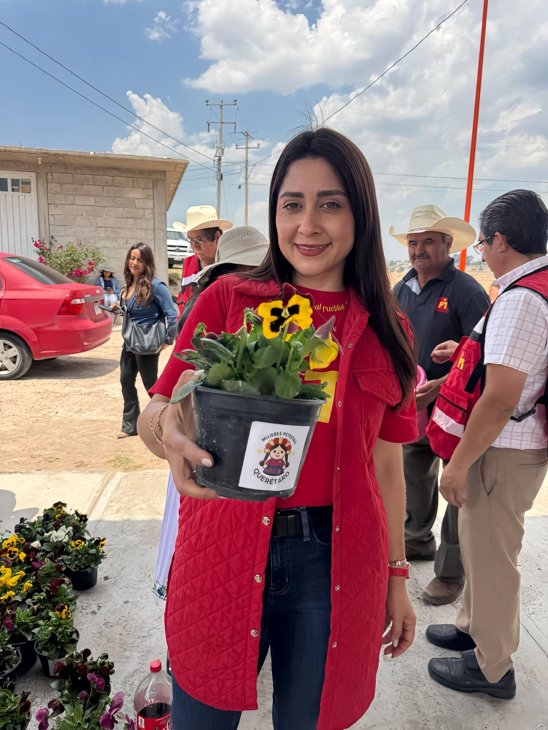 El PT crece en Querétaro: Valeria Flores