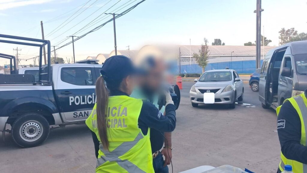 Alcoholímetro deja 13 vehículos en corralón en San Juan del Río