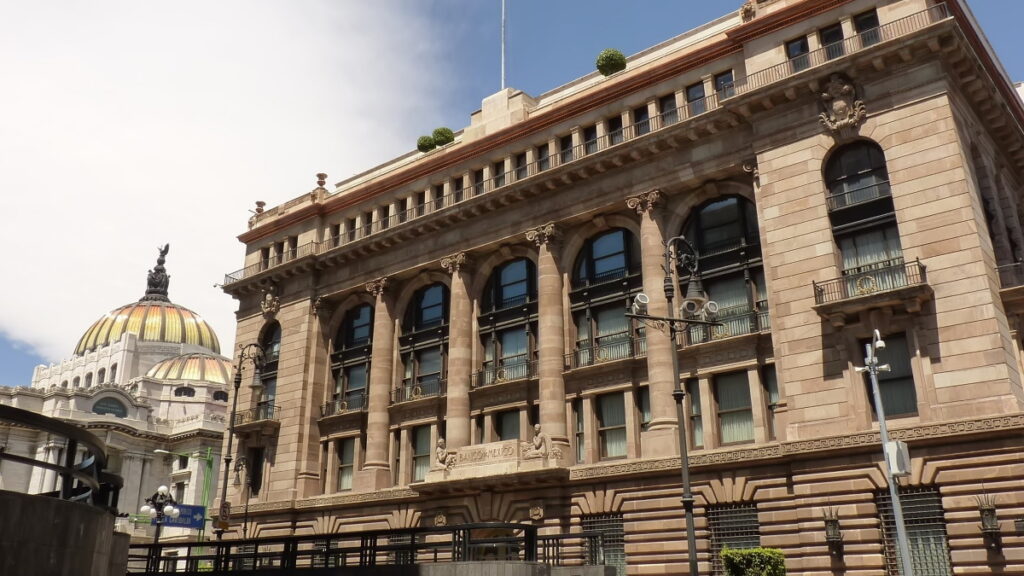 Banxico reduce tasa de interés a 6.5% y anuncia el fin del ciclo de recortes