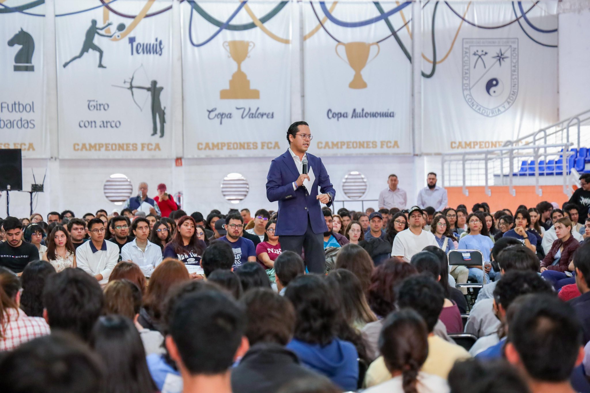 Corregidora inicia entrega de becas para estudiantes