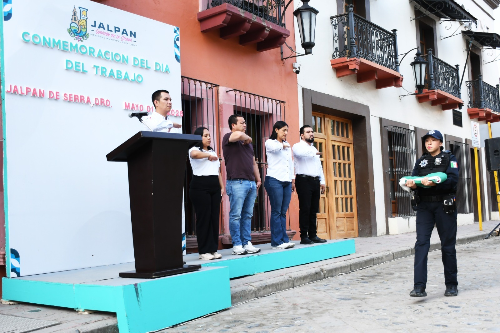 Jalpan de Serra conmemora el Día del Trabajo con acto cívico