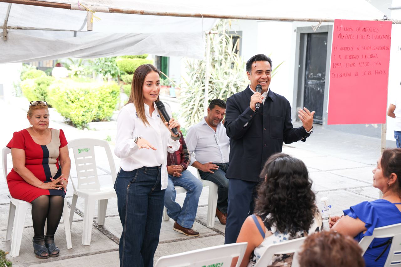 Luis Nava festeja a madres de Santa Rosa Jáuregui
