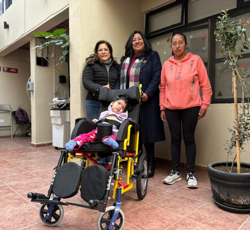 Entregan 107 aparatos funcionales en Tequisquiapan