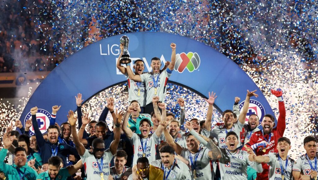 Cruz Azul se corona campeón de la Liga MX ante Pumas