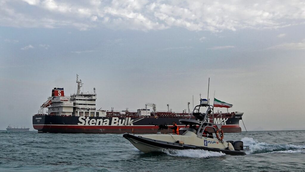 Irán cobrará servicios de seguridad en Estrecho de Ormuz