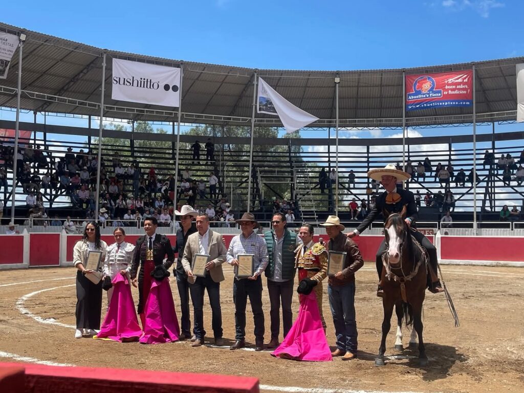 Buscan frenar corrida de toros en San Juan del Río mediante un amparo.