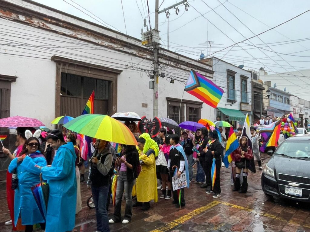 Entre celebración y denuncias, se realiza la Marcha del Orgullo en San Juan.