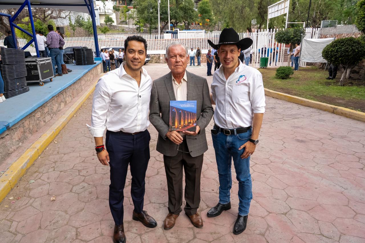 Monsalvo y Felifer presentan libro sobre el Acueducto
