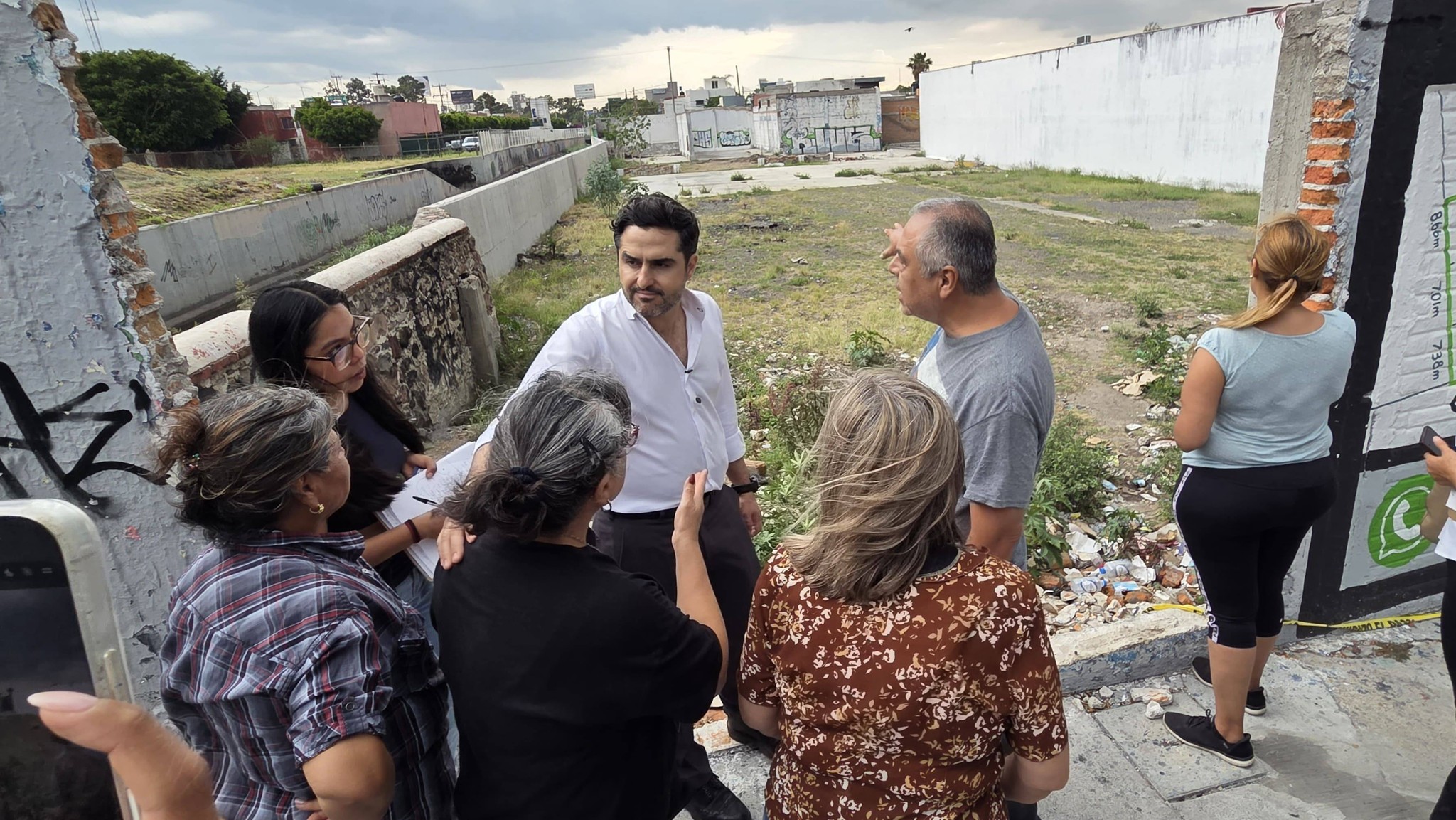 Agustín Dorantes informa avances de obras en Valle Alameda