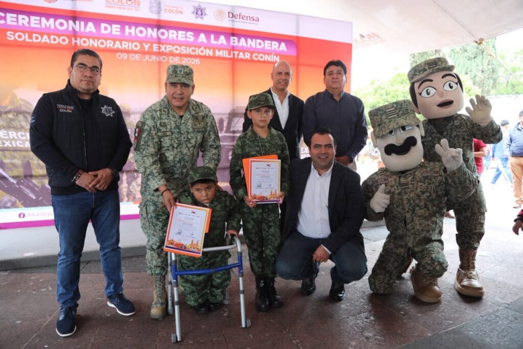 Soldado Honorario y Exposición Militar Conín en Colón