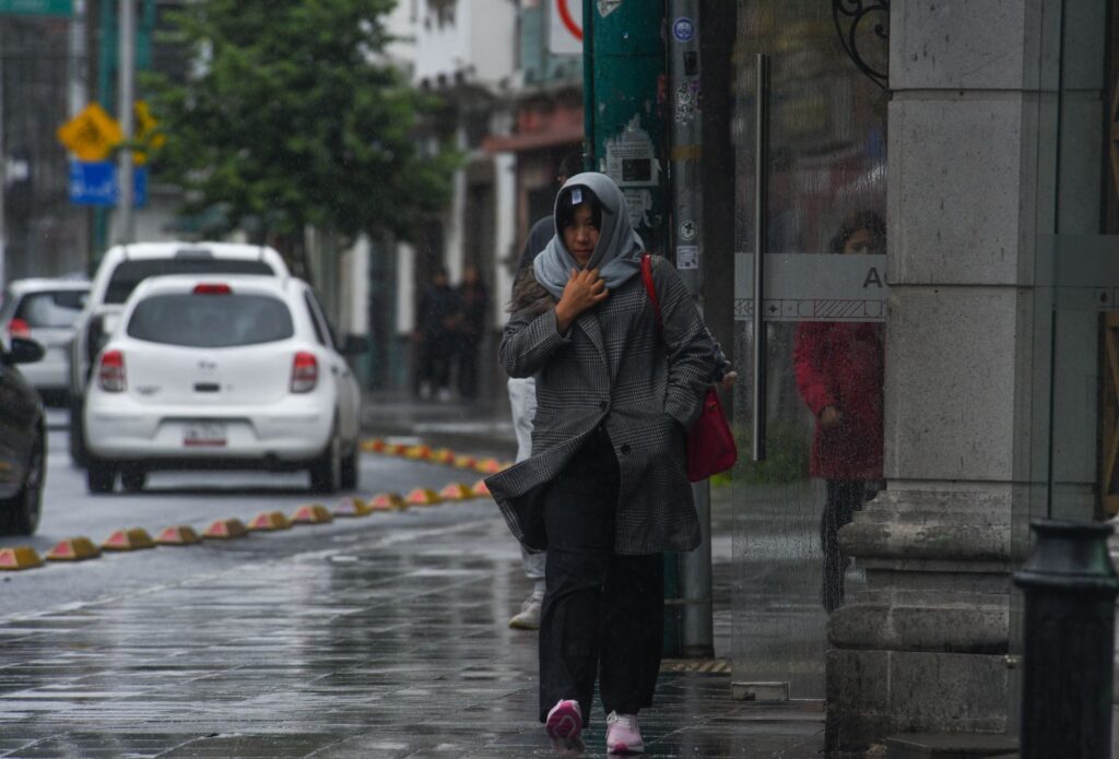 Lluvias fuertes y calor de 28 grados en Chiapas este sábado