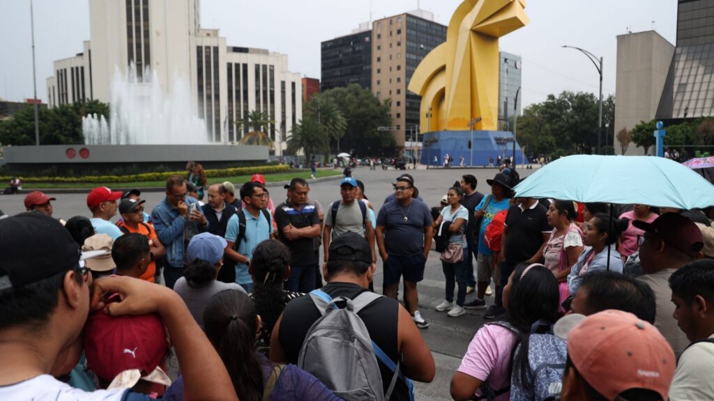 CNTE realiza megamarcha en CDMX por mejores salarios