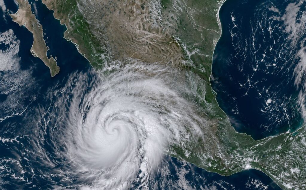 Tormenta tropical Cristina amenaza sureste mexicano