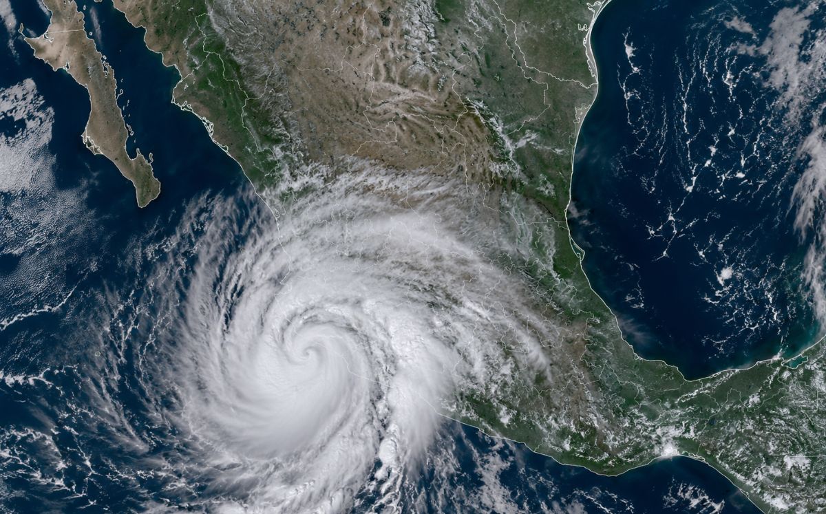 Tormenta tropical Cristina amenaza sureste mexicano